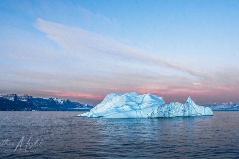 01.GRN_SM04903 
Greenland, September 2022
M/S Freya  Expedition 
East Greenland Scoresby Sound  fjord system 
Viking Bay Icebergs