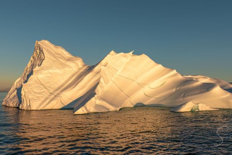 01.GRN_SM04979 
Greenland, September 2022
M/S Freya  Expedition 
East Greenland Scoresby Sound  fjord system 
Viking Bay Icebergs