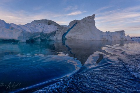 08.GRN_SM05950 
Greenland, September 2022
M/S Freya  Expedition 
East Greenland Scoresby Sound  fjord system 
Sunrise, Iceberg   city, (from Zodiac)