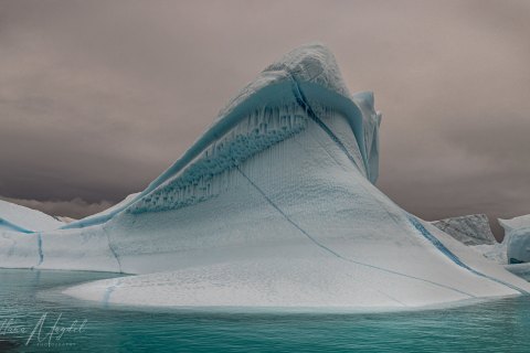 06.GRN_SVM0301 
Greenland, September 2022
M/S Freya  Expedition 
East Greenland Scoresby Sound  fjord system 
Iceberg   city  (from Zodiac)