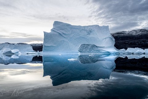 05.GRN_SVM0755 
Greenland, September 2022
M/S Freya  Expedition 
East Greenland Scoresby Sound  fjord system 
Morning in Icebergs  city (from Zodiac)