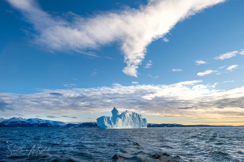 06.GRN_SVM1995 
Greenland, September 2022
M/S Freya  Expedition 
East Greenland Scoresby Sound  fjord system 
Sunrise and  Icebergs