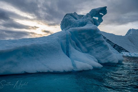 06.GRN_SVM9657 
Greenland, September 2022
M/S Freya  Expedition 
East Greenland Scoresby Sound  fjord system 
Iceberg   city  (from Zodiac)