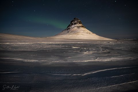 SVM5020 
Mount Kirkjufell , Aurora